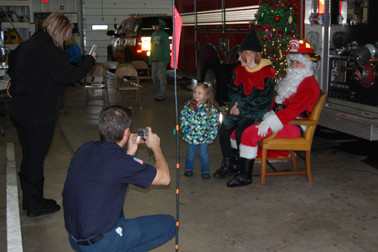 salem-santa-fire-truck-2013
