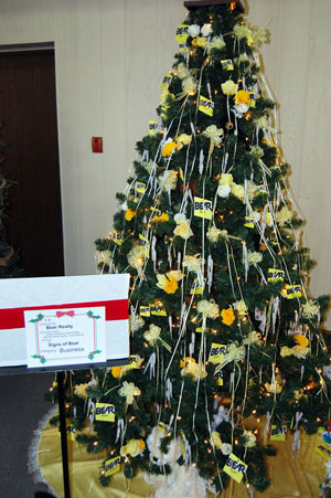 This tree was sponsored by Bear Realty (Glenda and Butch Dupons of Bear Realty are westofthei.com sponsors).