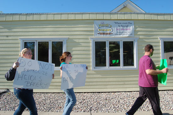 heidi's-bakery-protest