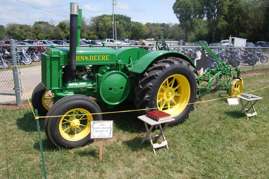 2014-fair-antique-farm-4