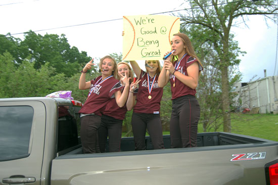 chs-softball-state-champs-2015-5