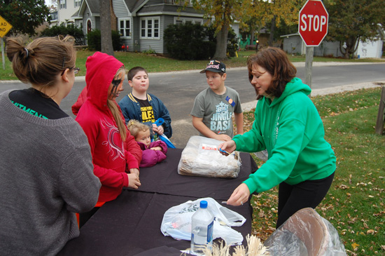 sl-family-fun-walk-and-fall-fest-2015-1