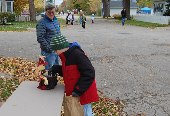 sl-family-fun-walk-and-fall-fest-2015-3