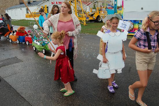 2016 fair kids parade 28-opt